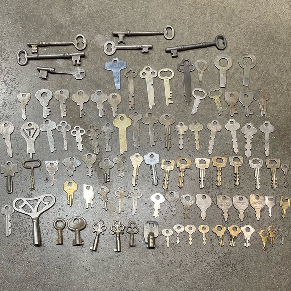 Unique Vintage Other - Lot of 90+ Vintage Antique Open End Barrel Keys, Skeleton Keys, Flat Keys, Etc